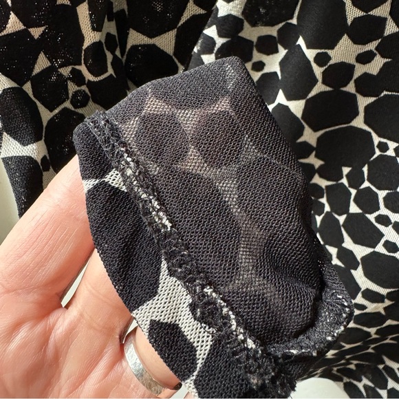 LIZ CLAIBORNE Vintage biz casual stretchy mesh top - Picture 4 of 6